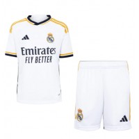 Echipament fotbal Real Madrid Tricou Acasa 2023-24 pentru copii maneca scurta (+ Pantaloni scurti)